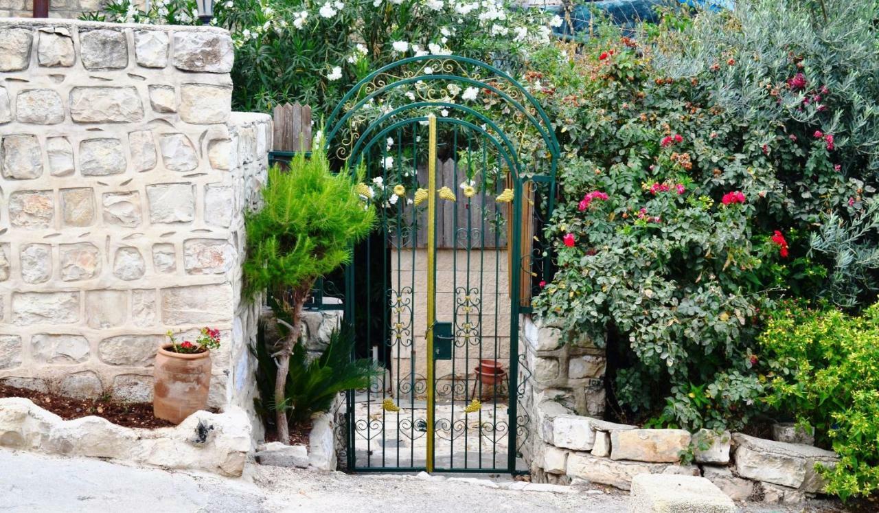 Palacio Domain - Stylish European Luxury Boutique Hotel Safed Bagian luar foto